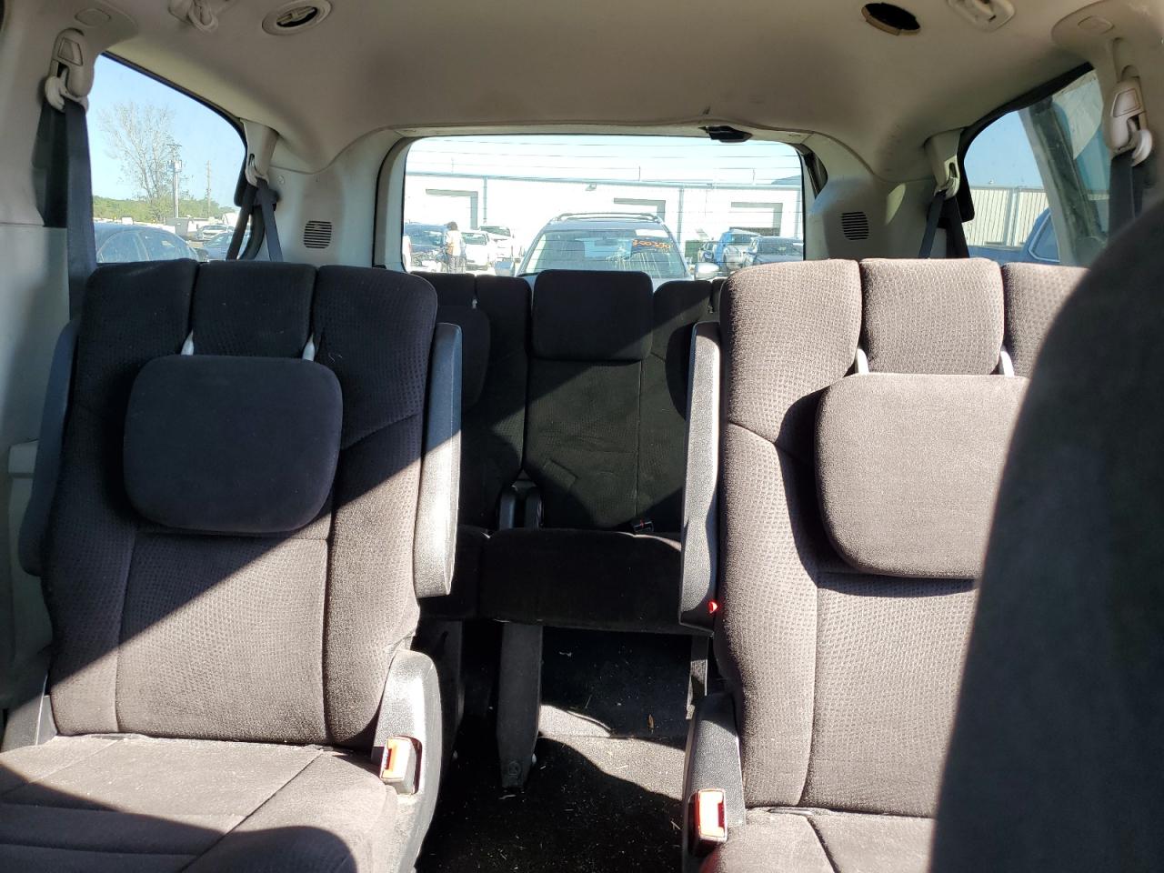 2012 Dodge Caravan - Image 10