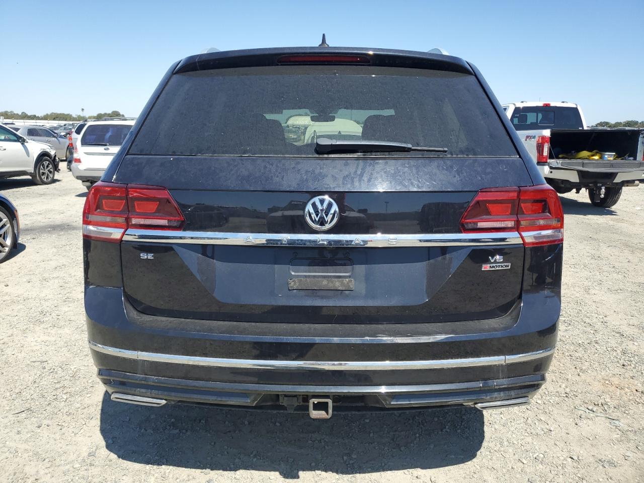 1V2XR2CAXKC560306 2019 Volkswagen Atlas Se