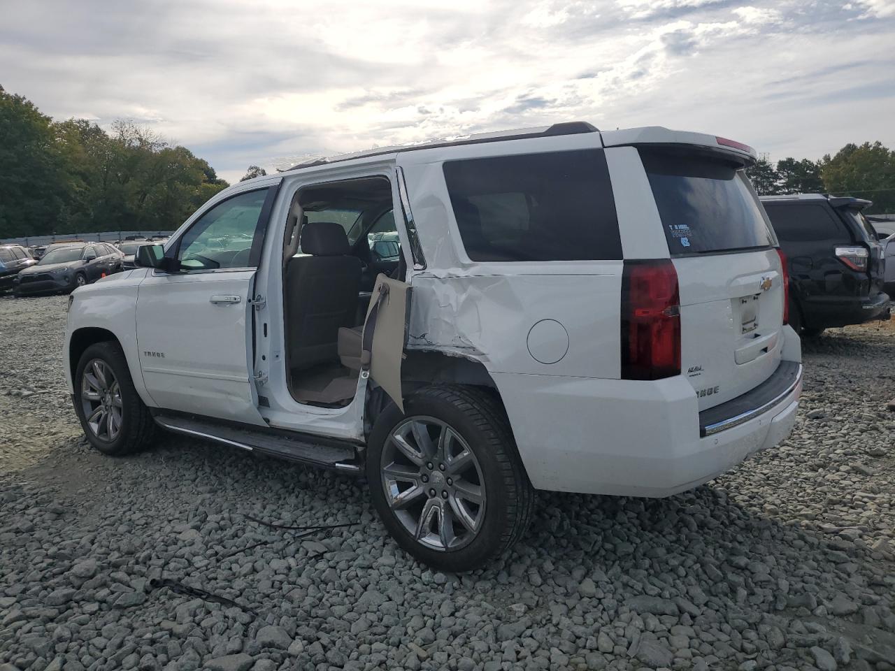 1GNSKCKC1KR330845 2019 CHEVROLET TAHOE - Image 2