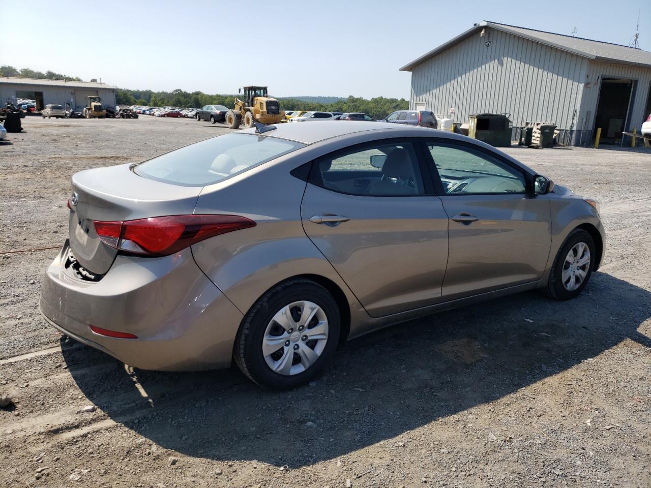 2016 Hyundai Elantra - Image 3