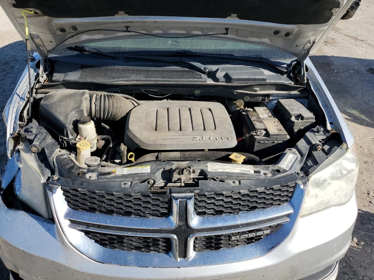 2012 Dodge Caravan - Image 12
