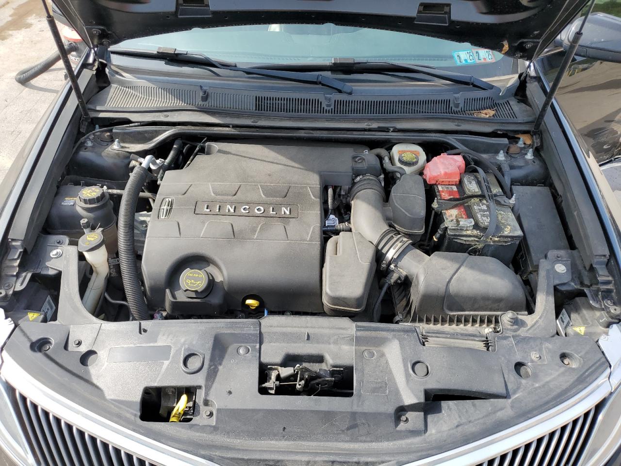 2015 Lincoln MKS - Image 11