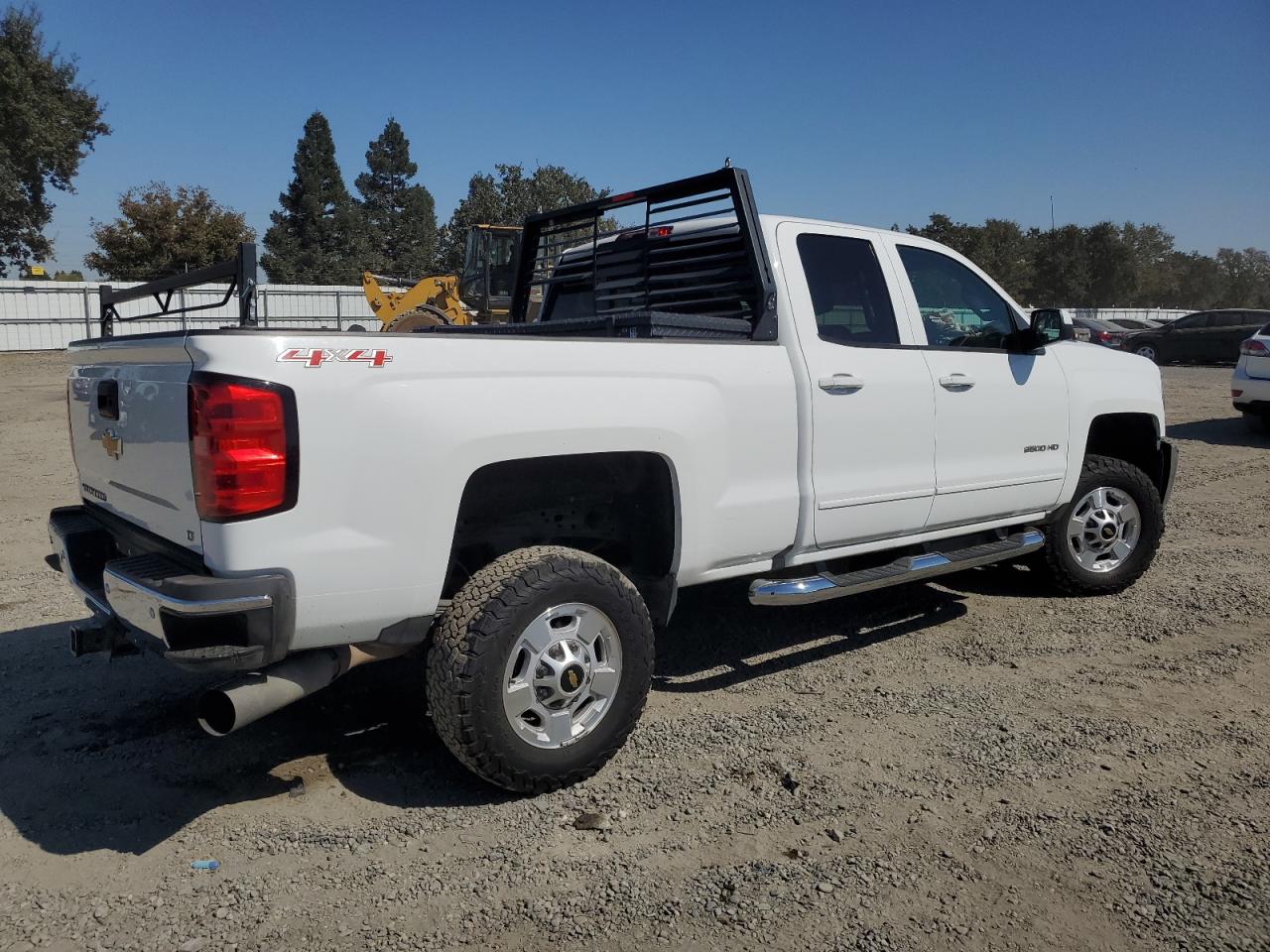 2016 Chevrolet Silverado - Image 3