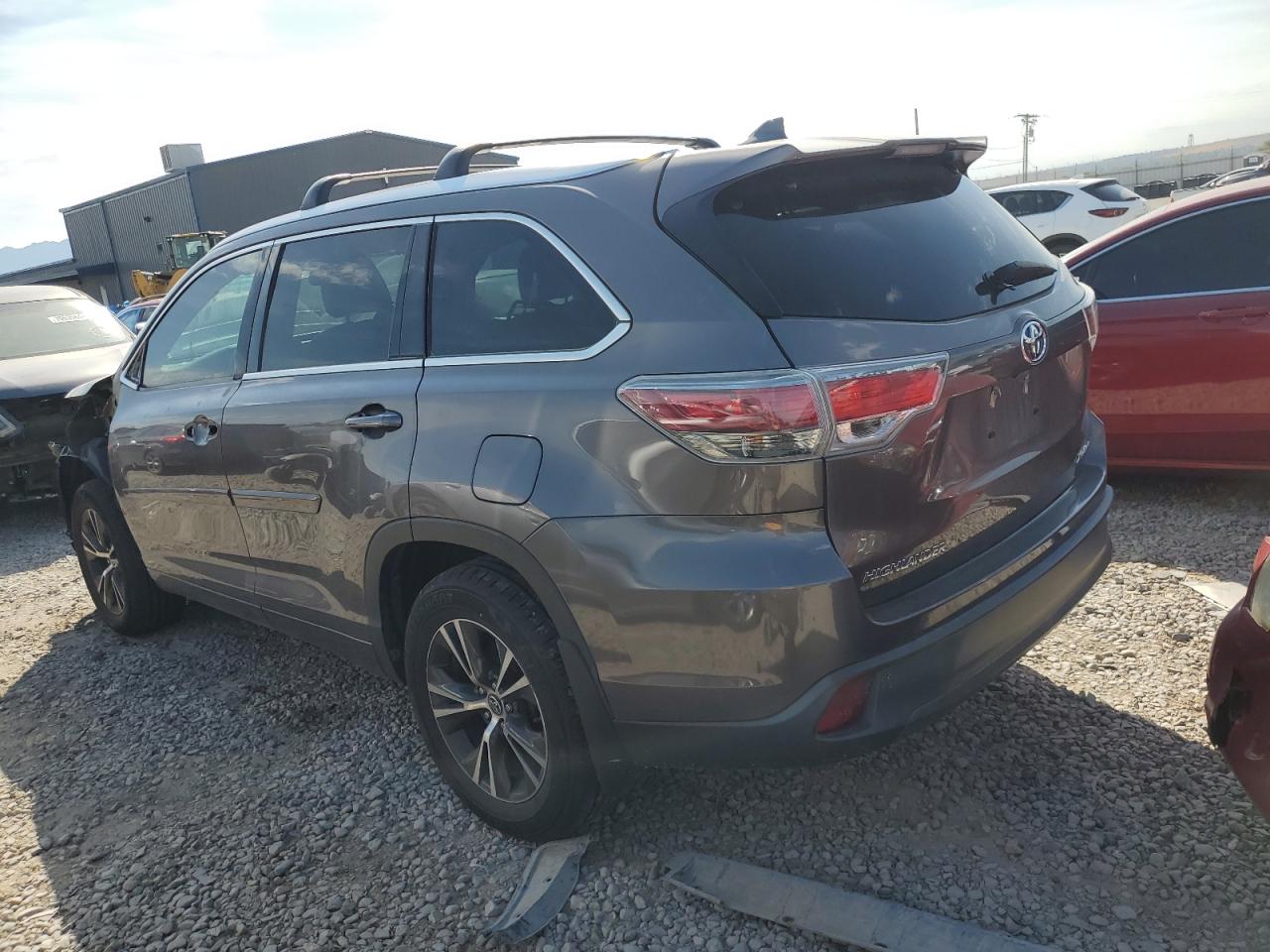 5TDJKRFH5GS325556 2016 TOYOTA HIGHLANDER - Image 2