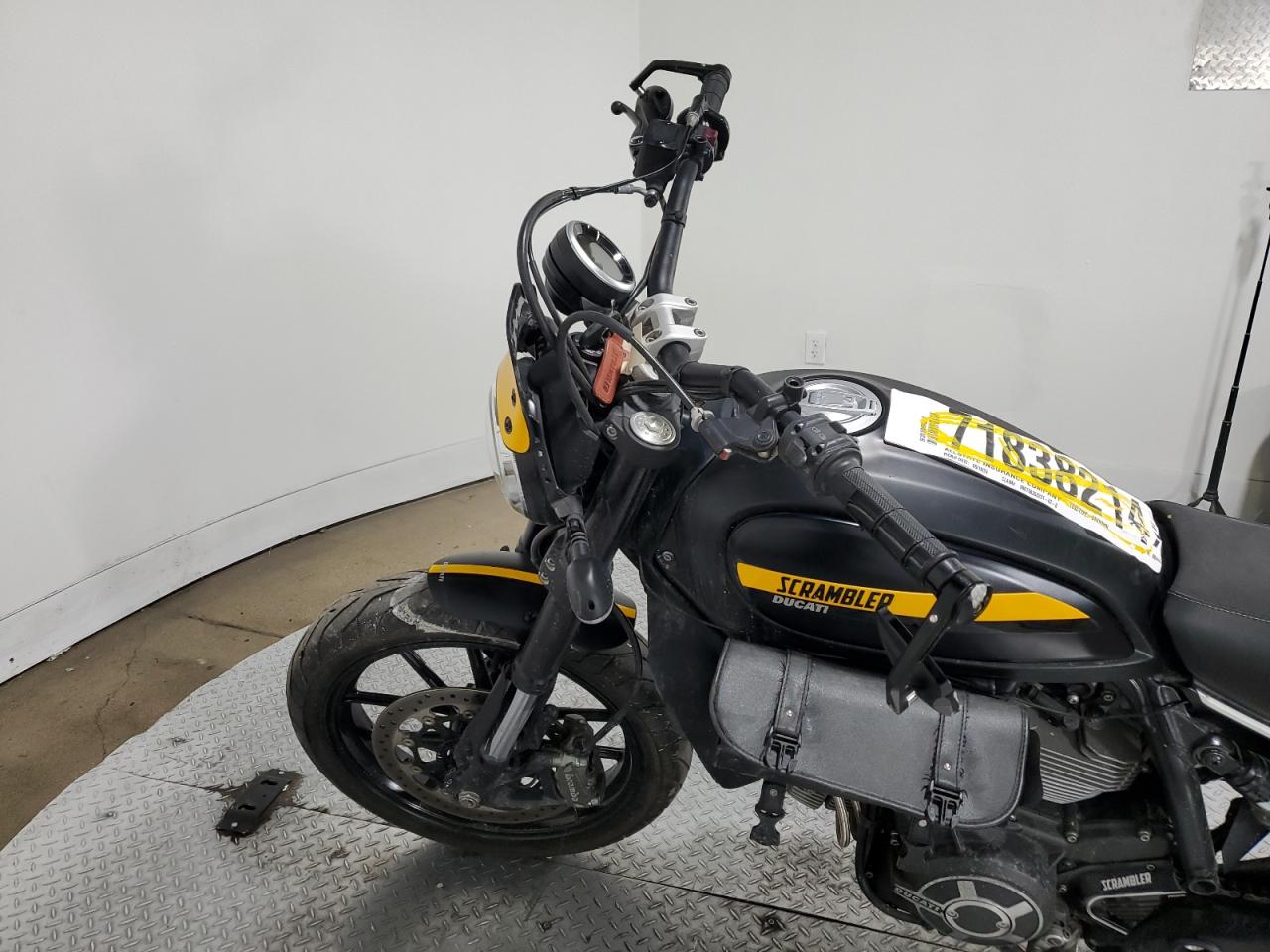 ML015ANM2GT004437 2016 Ducati Scrambler 800