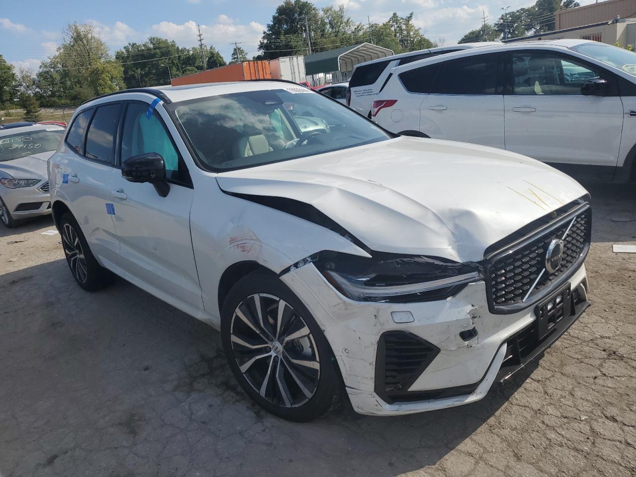 VIN YV4H60DW5P1374587 2023 VOLVO XC60 PLUS no.4