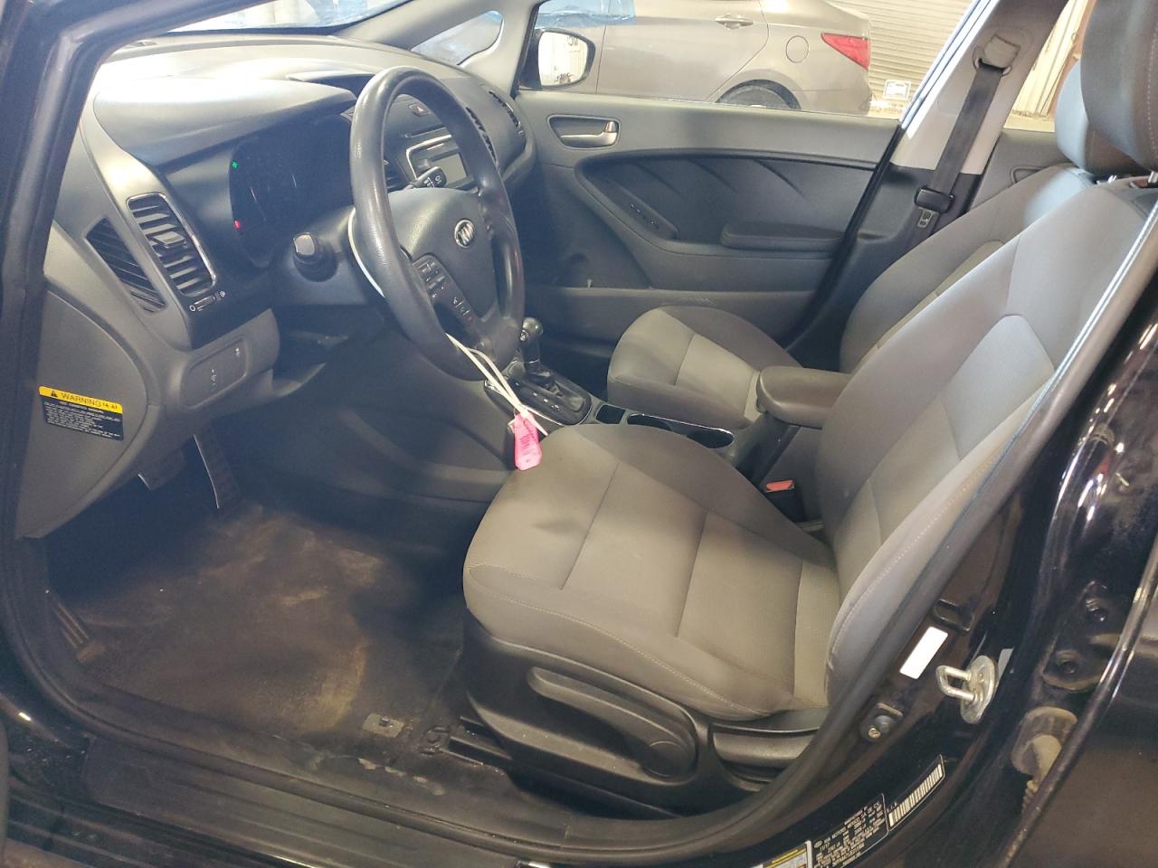 3KPFK4A71JE211966 2018 Kia Forte Lx