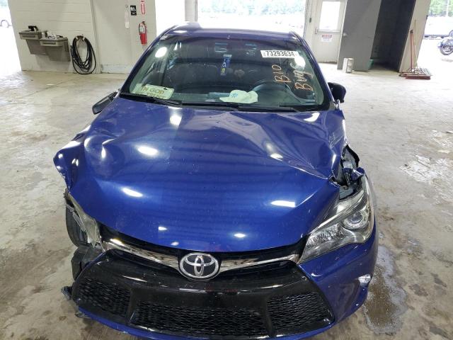 Sedans TOYOTA CAMRY 2016 Granatowy