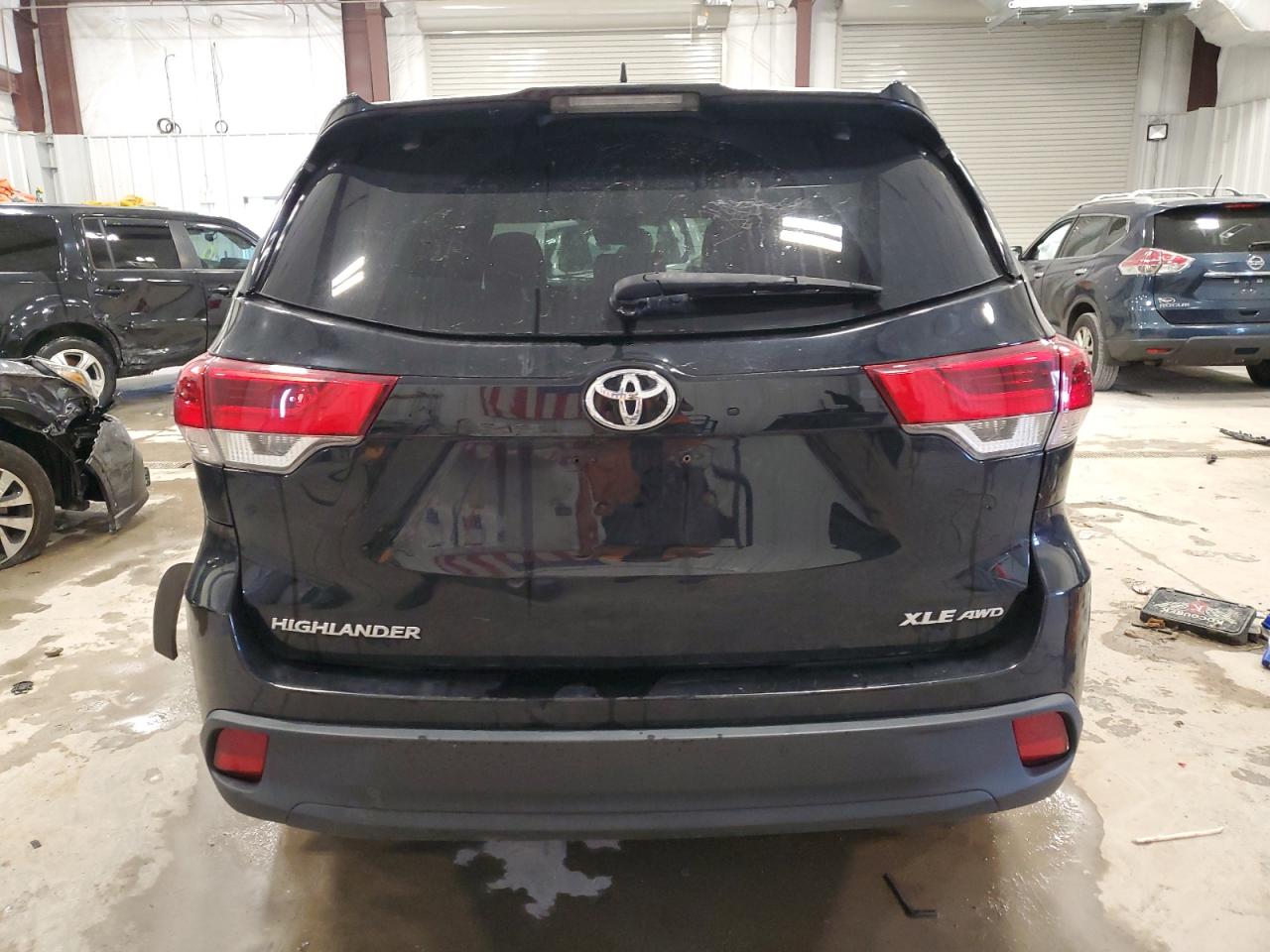 2018 Toyota Highlander Se VIN: 5TDJZRFH7JS548135 Lot: 69939424