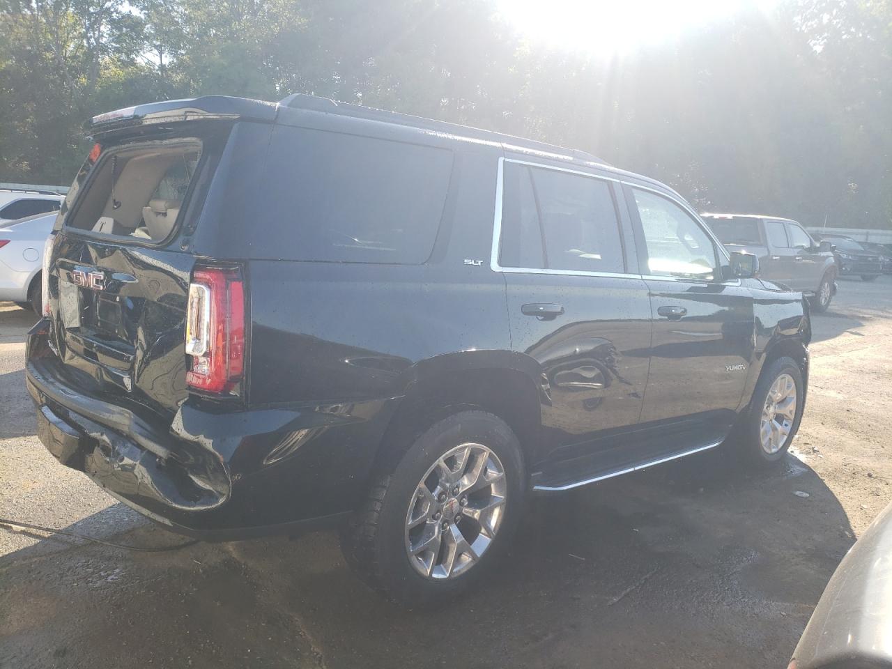 2015 GMC Yukon - Image 3