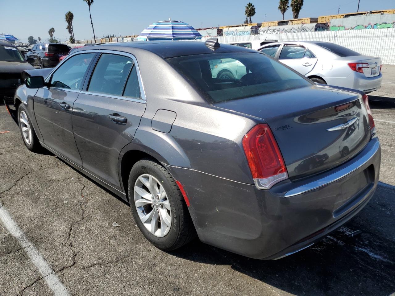 VIN 2C3CCAAG6FH932010 2015 CHRYSLER 300 no.2