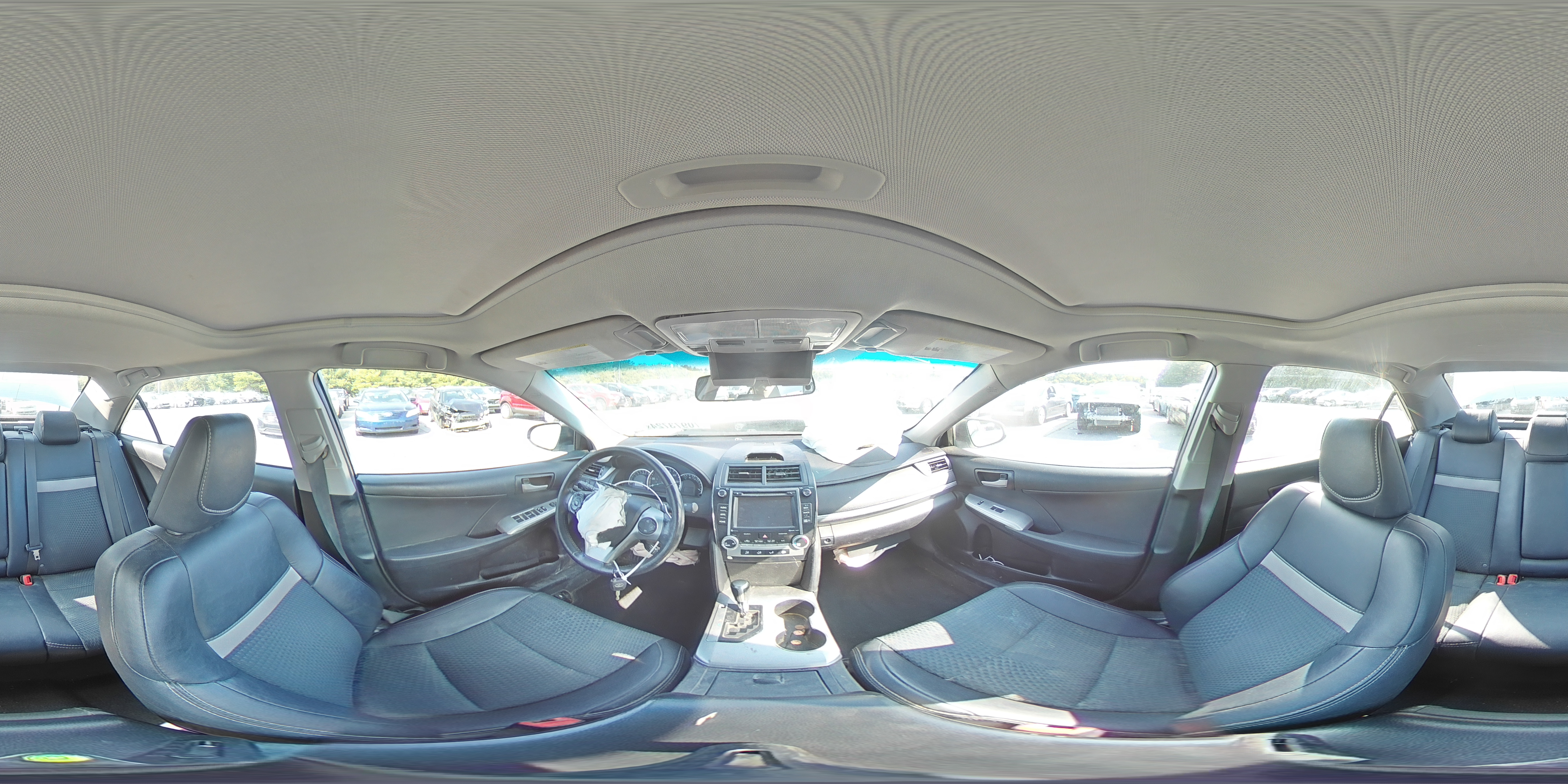 2014 Toyota Camry - Image 13