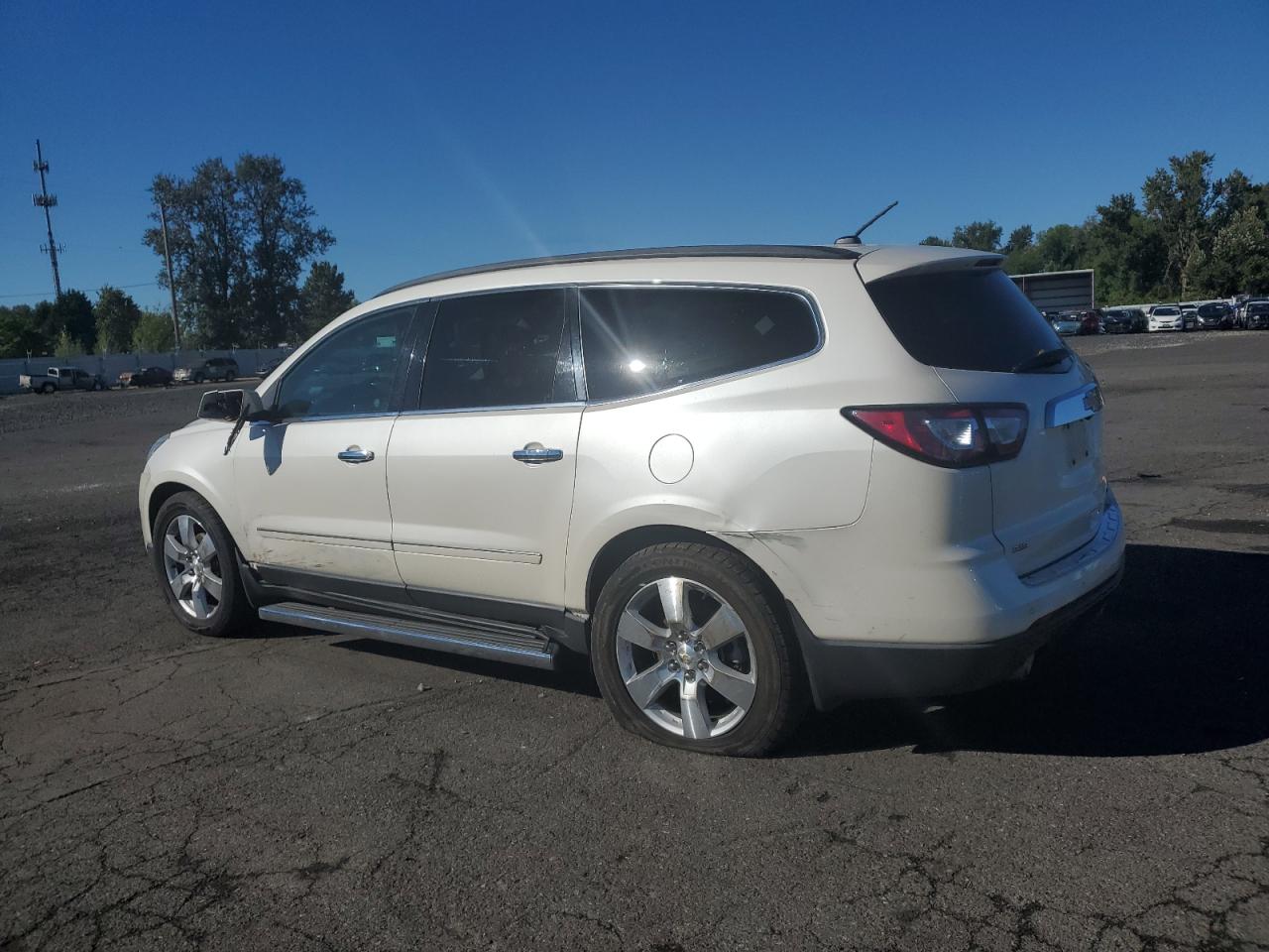 VIN 1GNKVLKD5DJ218213 2013 CHEVROLET TRAVERSE no.2