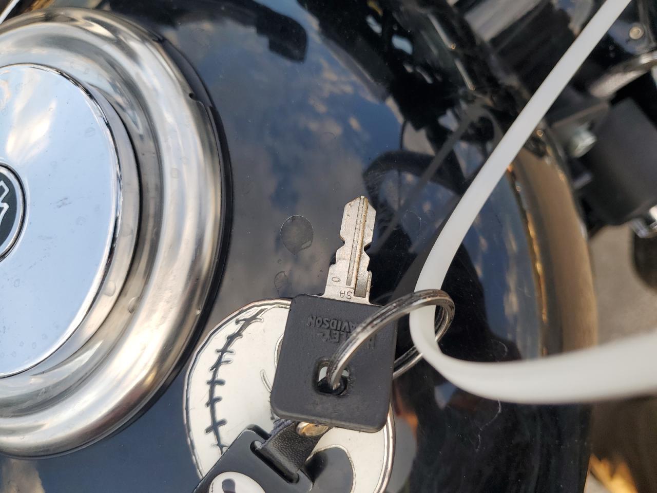 2004 Harley-Davidson Xl1200 C VIN: 1HD1CGP144K422803 Lot: 72995684