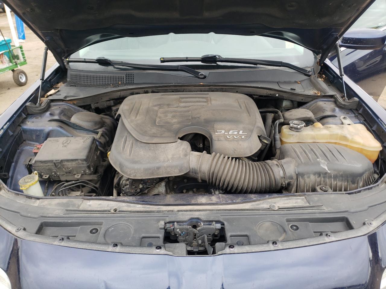 2016 Chrysler 300 - Image 11