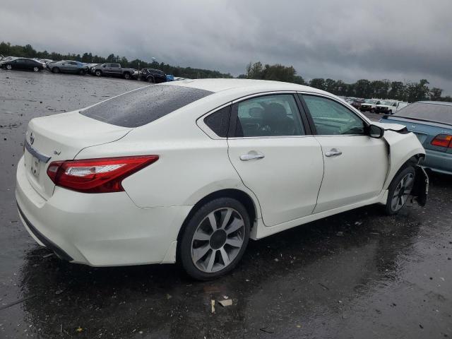  NISSAN ALTIMA 2017 White