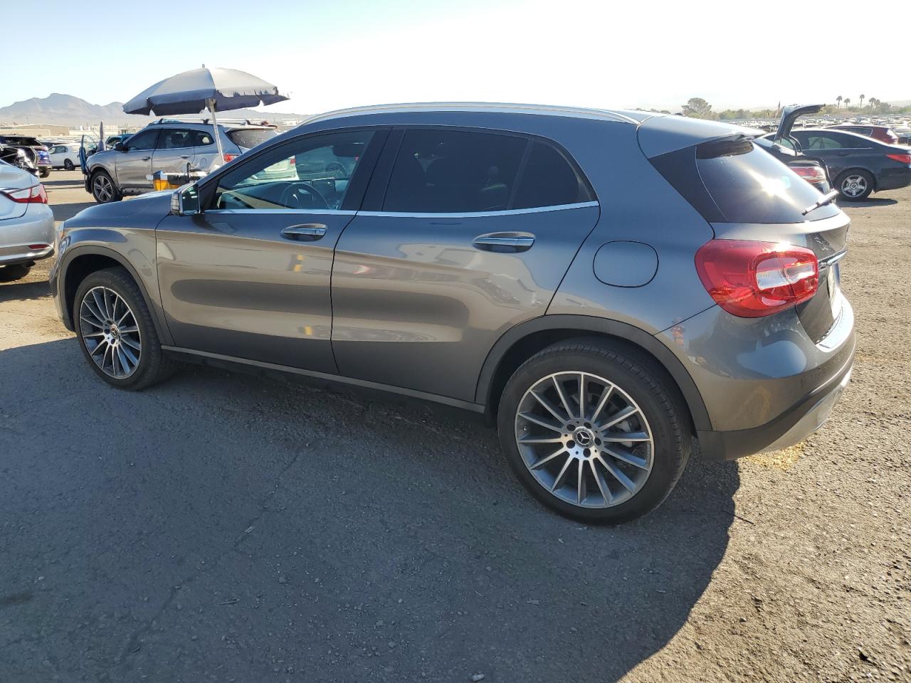 VIN WDCTG4GB1JJ470387 2018 MERCEDES-BENZ GLA-CLASS no.2