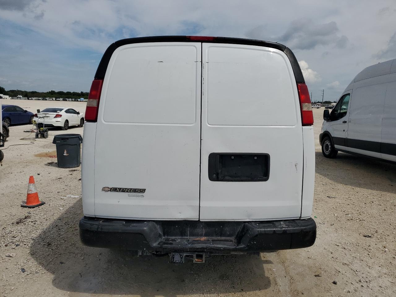 1GCWGFCFXF1248252 2015 Chevrolet Express G2500