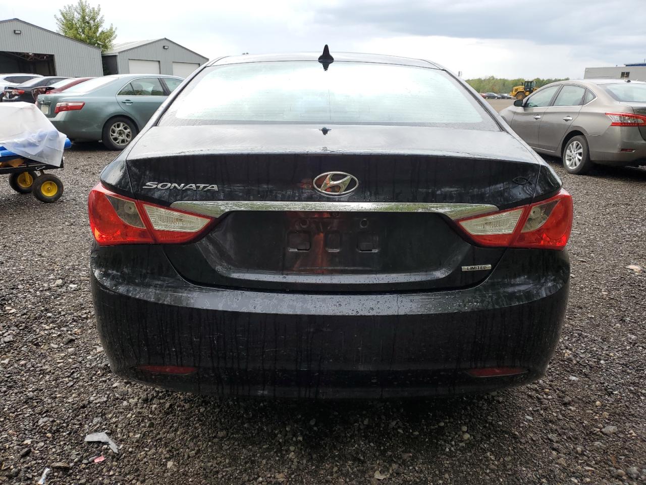 5NPEC4AC3BH032573 2011 Hyundai Sonata Se