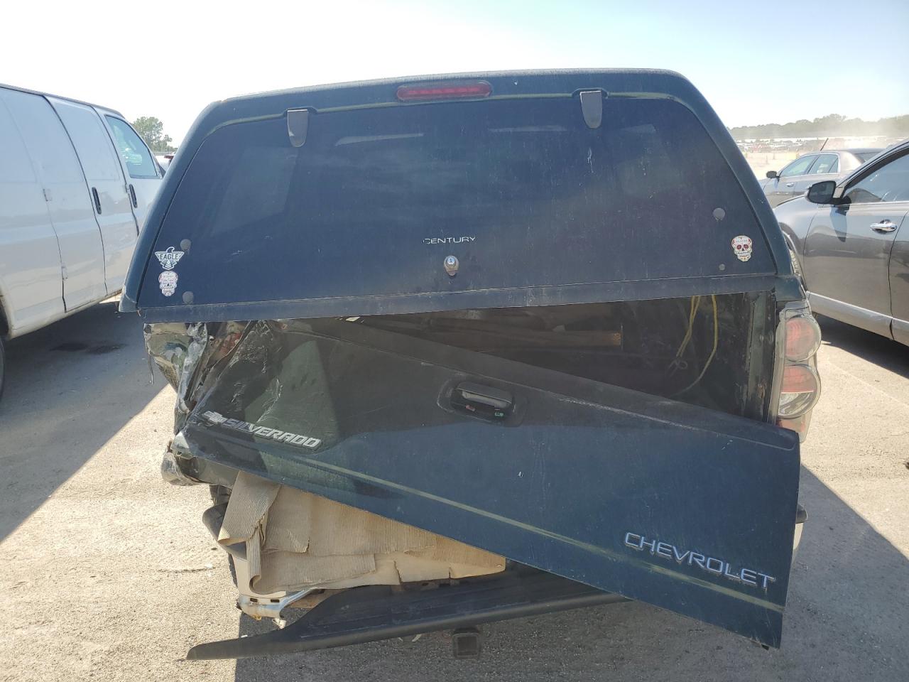 2004 Chevrolet Silverado - Image 6