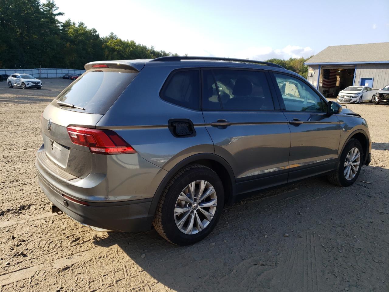 VIN 3VV0B7AX3KM041450 2019 VOLKSWAGEN TIGUAN no.3