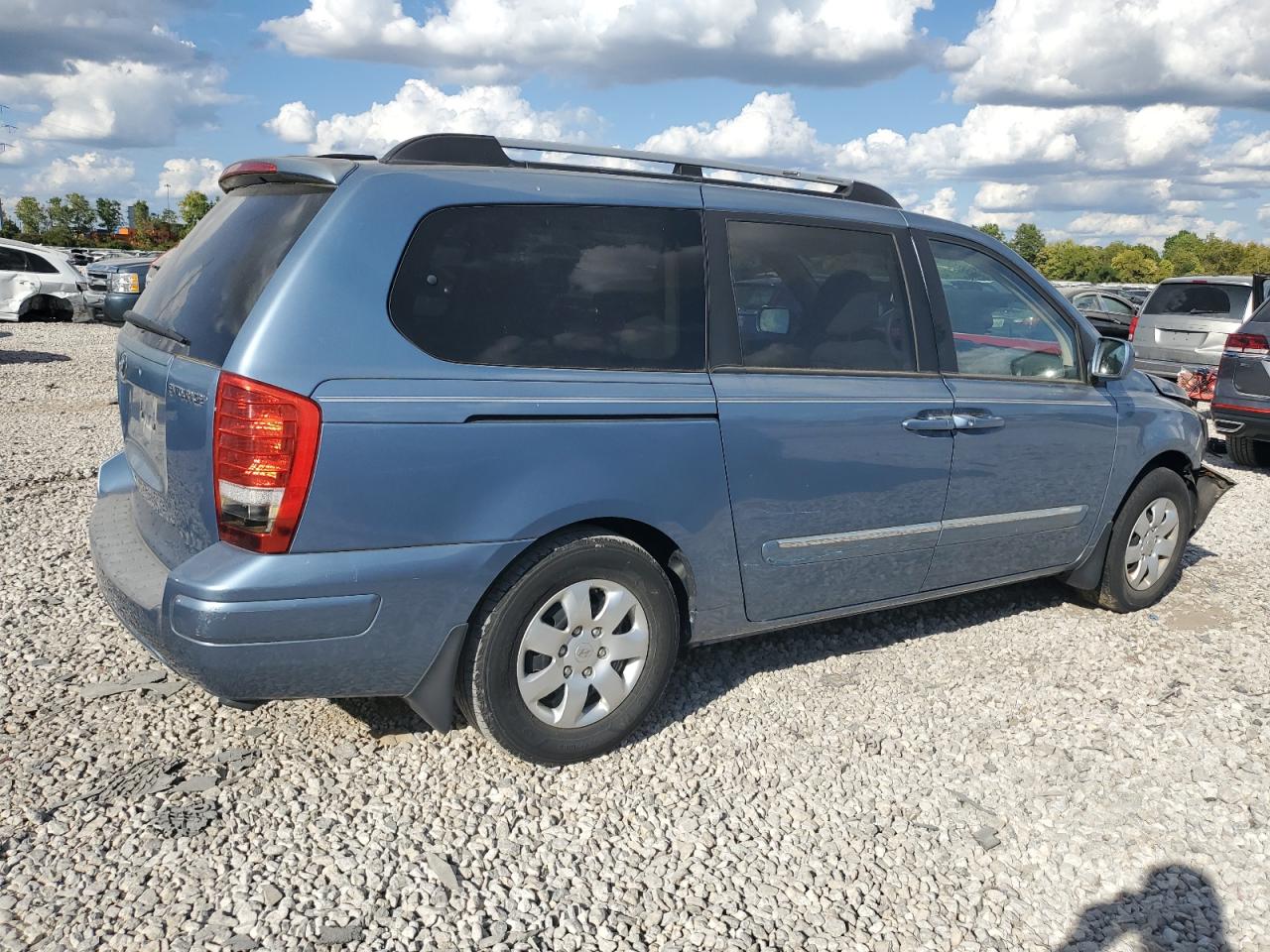 2007 Hyundai Entourage - Image 3