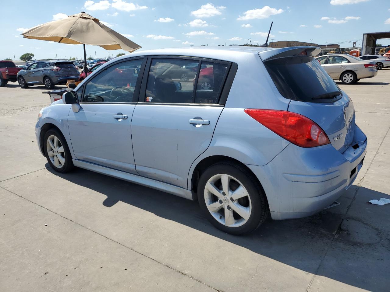 2011 Nissan Versa - Image 2