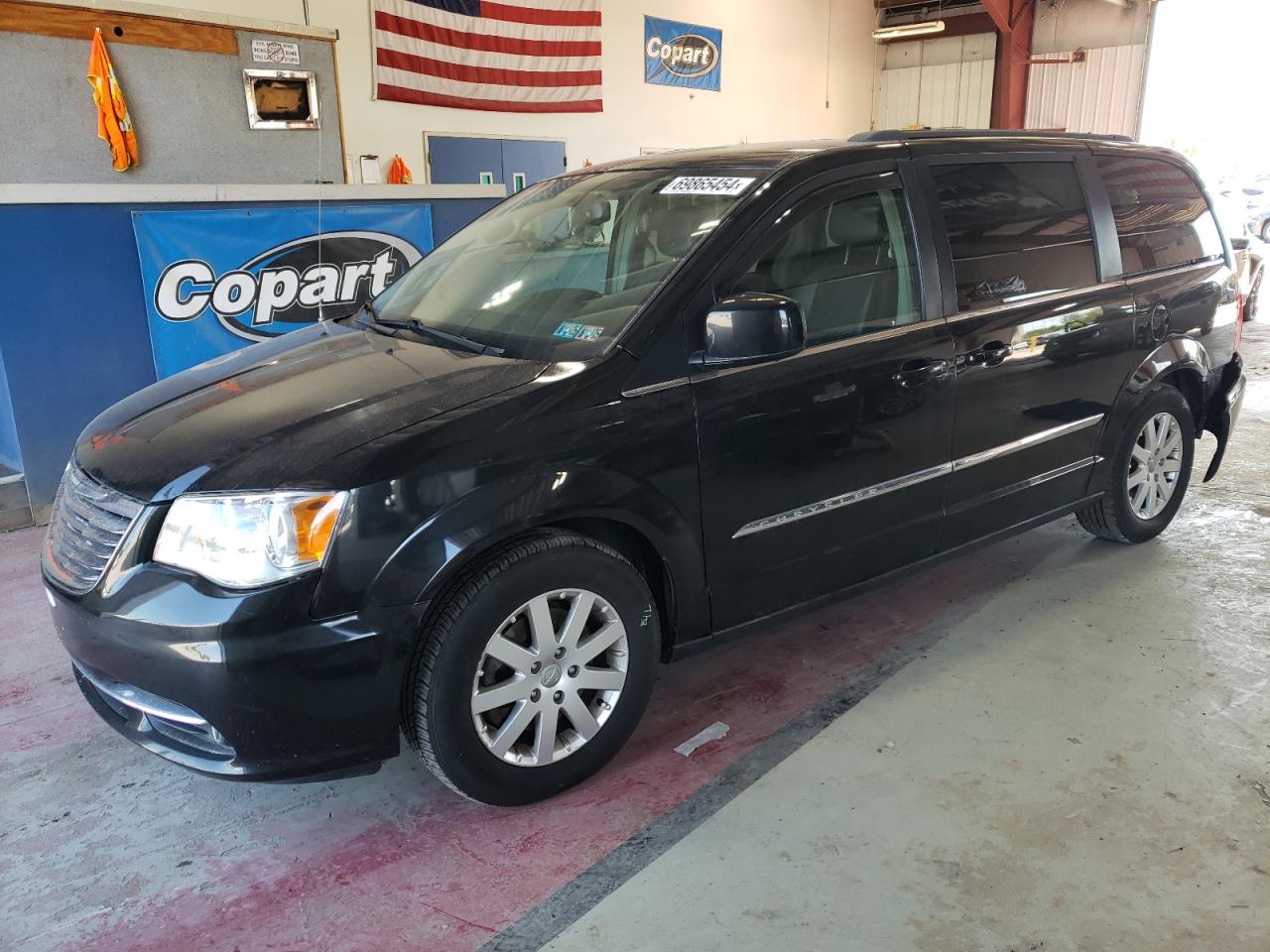 2015 Chrysler Town & Country Touring VIN: 2C4RC1BG6FR570985 Lot: 69865454