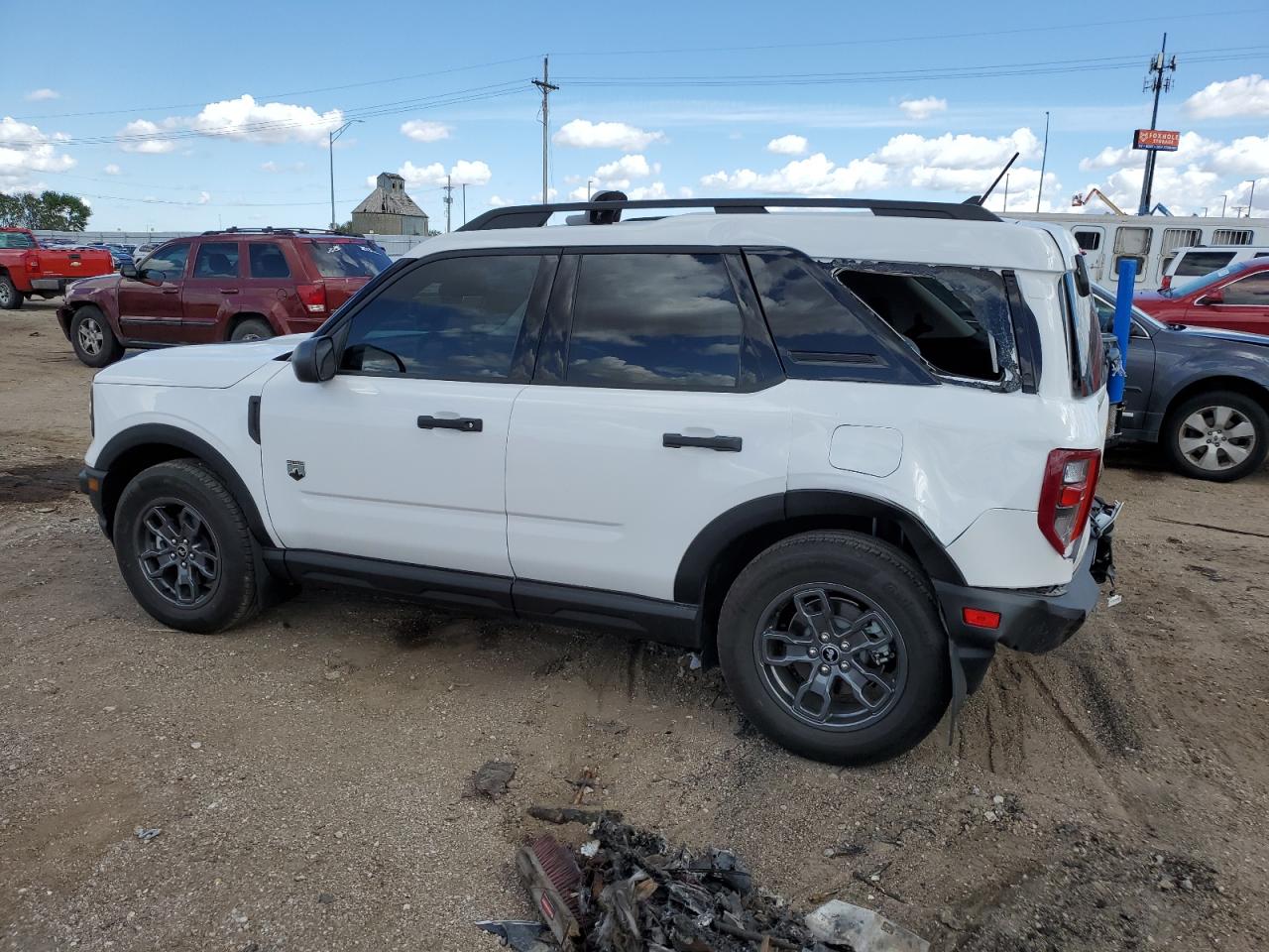 2023 Ford Bronco - Image 2