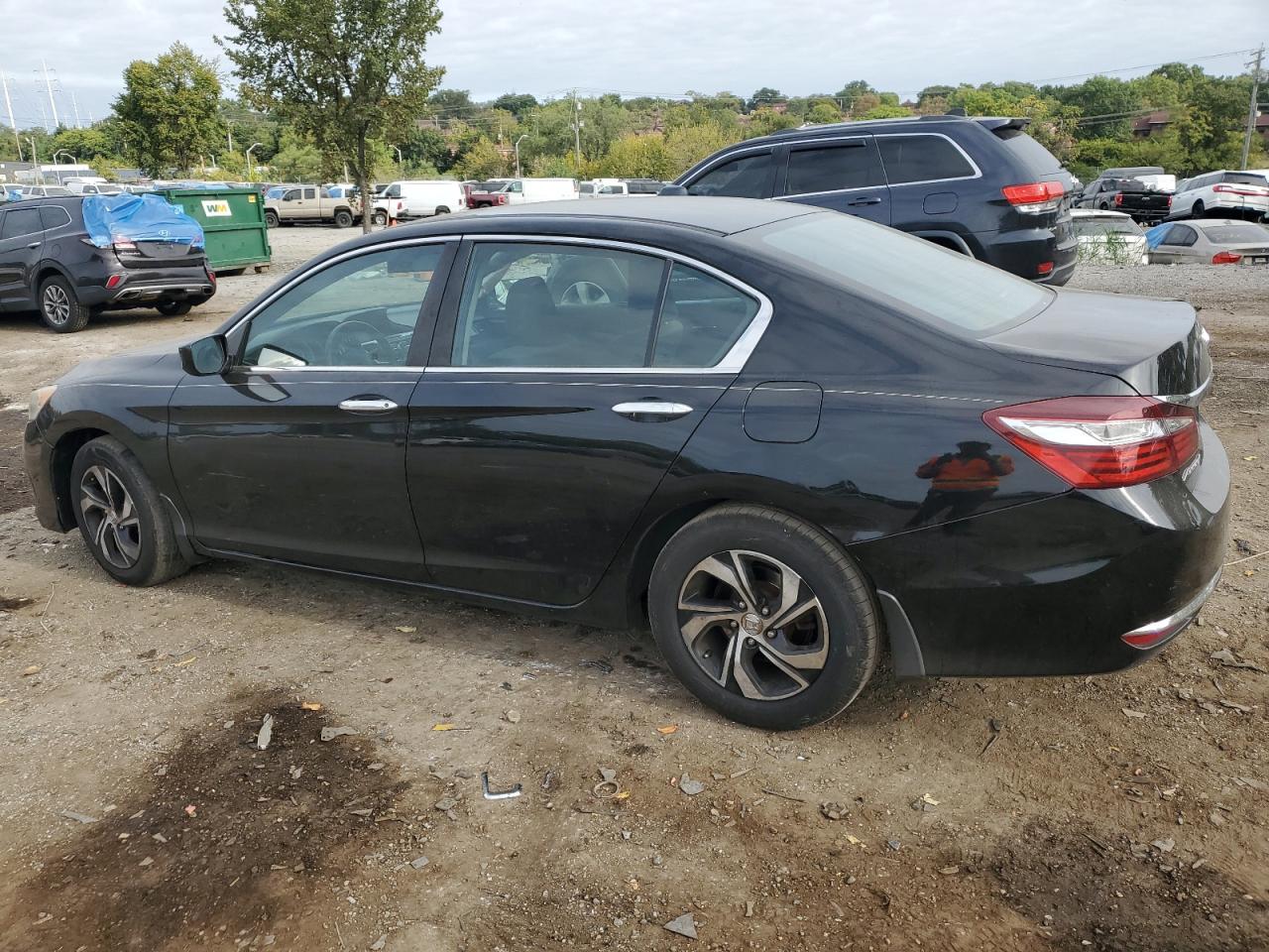 1HGCR2F33HA080496 2017 HONDA ACCORD - Image 2