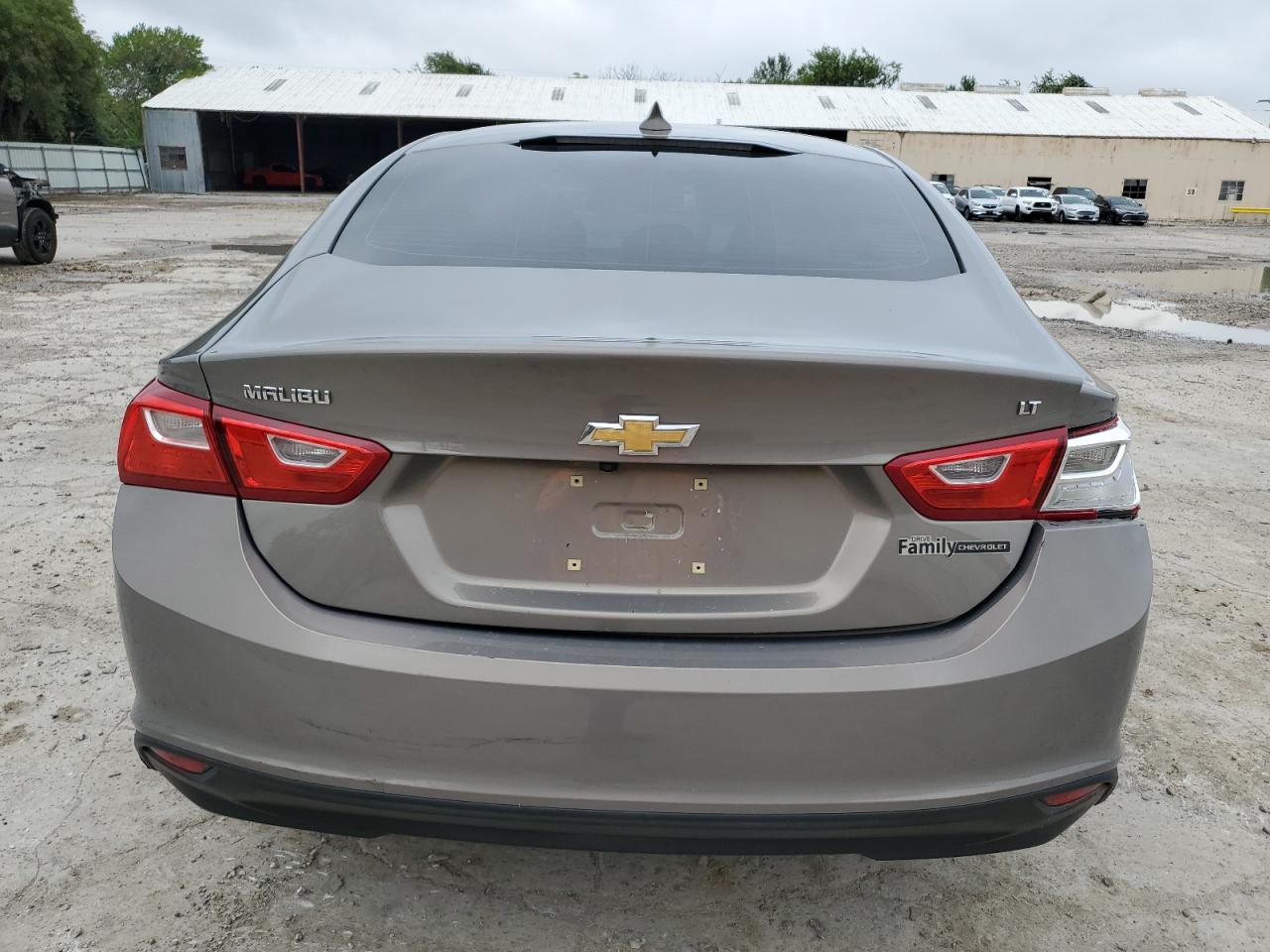 1G1ZD5ST3JF127235 2018 Chevrolet Malibu Lt