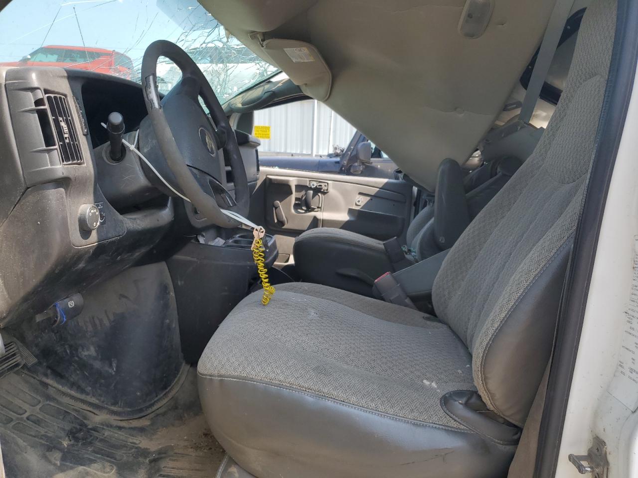 2009 Chevrolet Express - Image 7