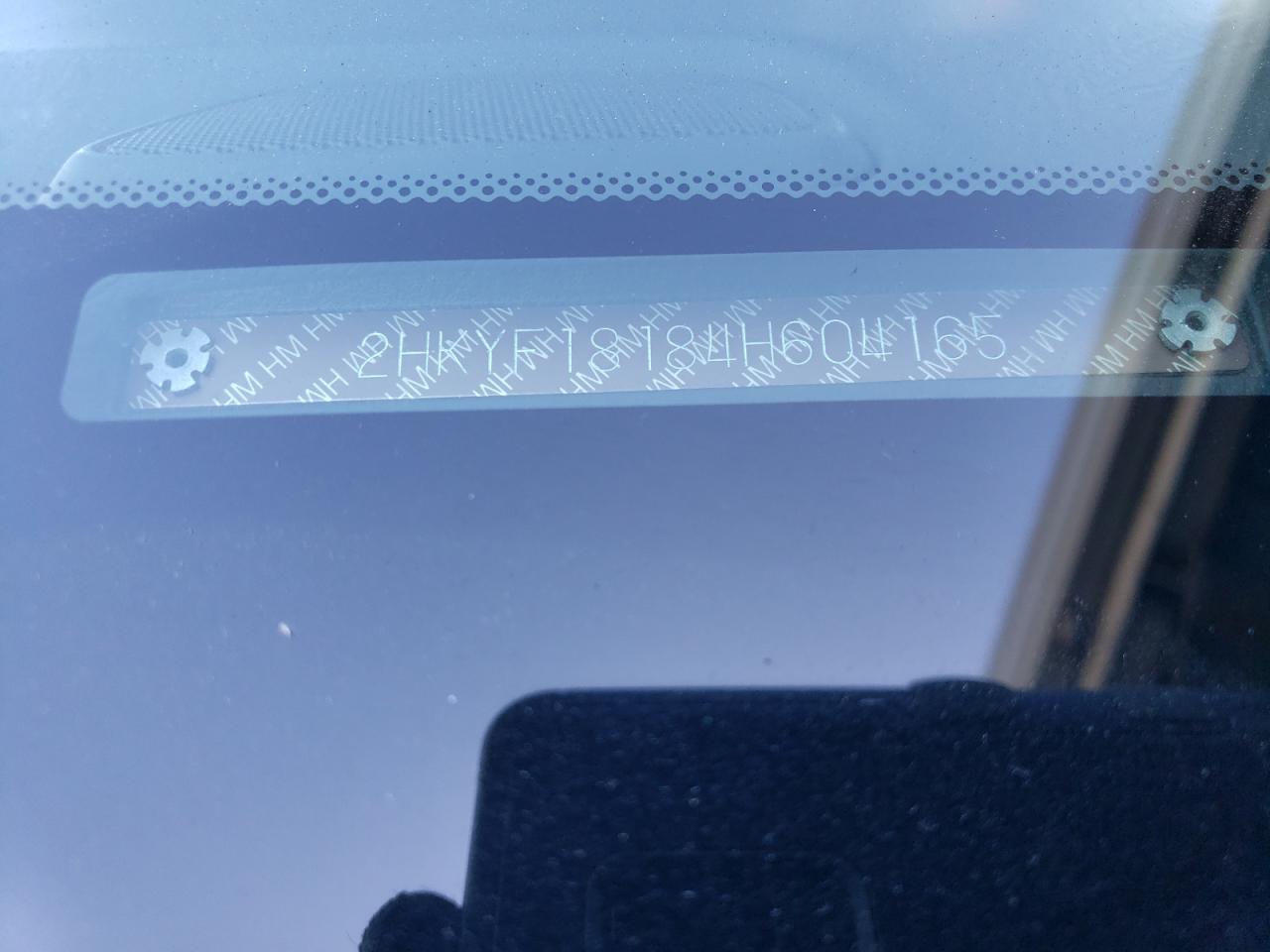 2004 Honda Pilot Lx VIN: 2HKYF18184H604165 Lot: 72762254