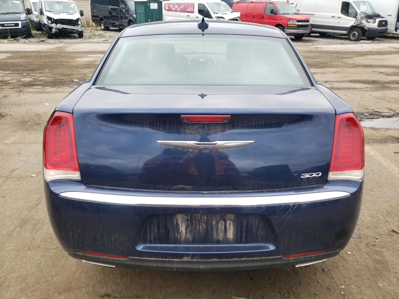 2016 Chrysler 300 - Image 6