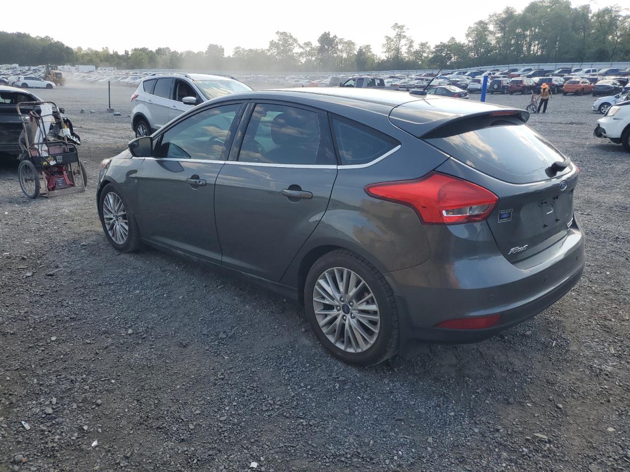 1FADP3N21GL252735 2016 FORD FOCUS - Image 2