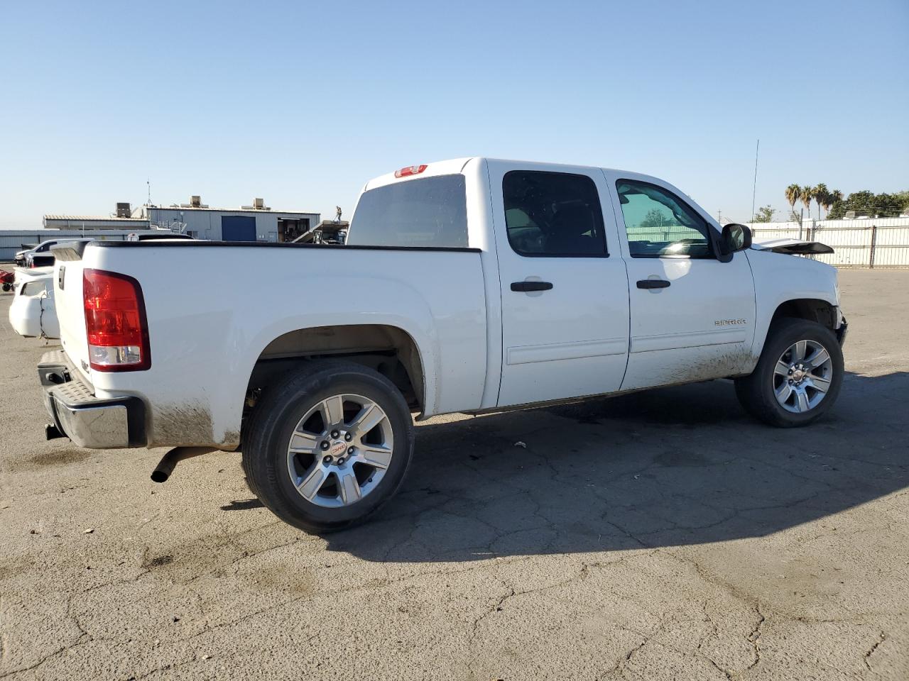 2011 GMC Sierra - Image 3