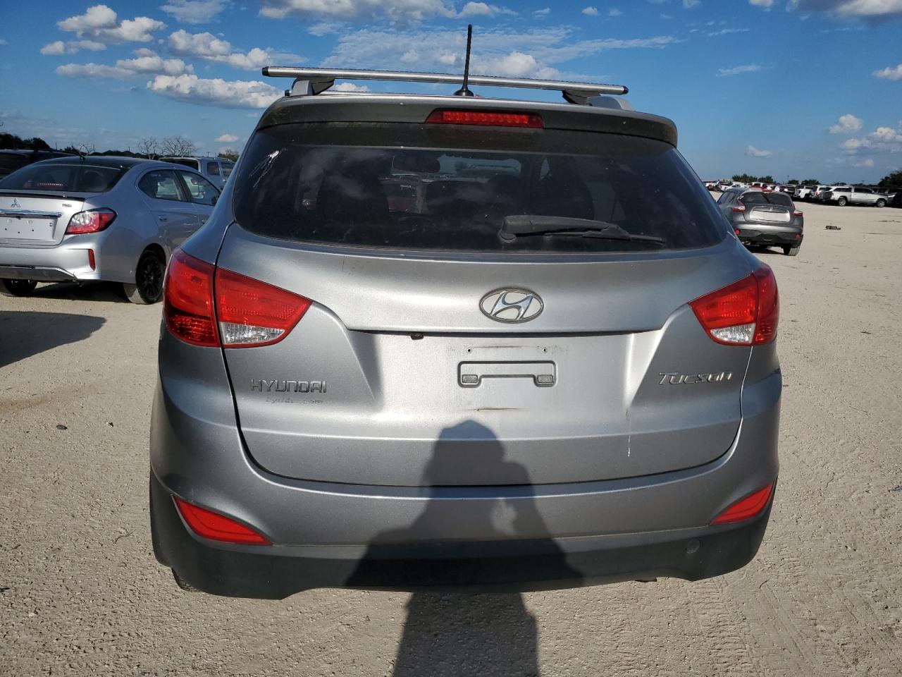 KM8JU3ACXBU122083 2011 Hyundai Tucson Gls