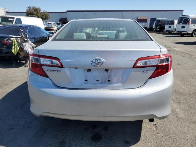  TOYOTA CAMRY 2014 Srebrny