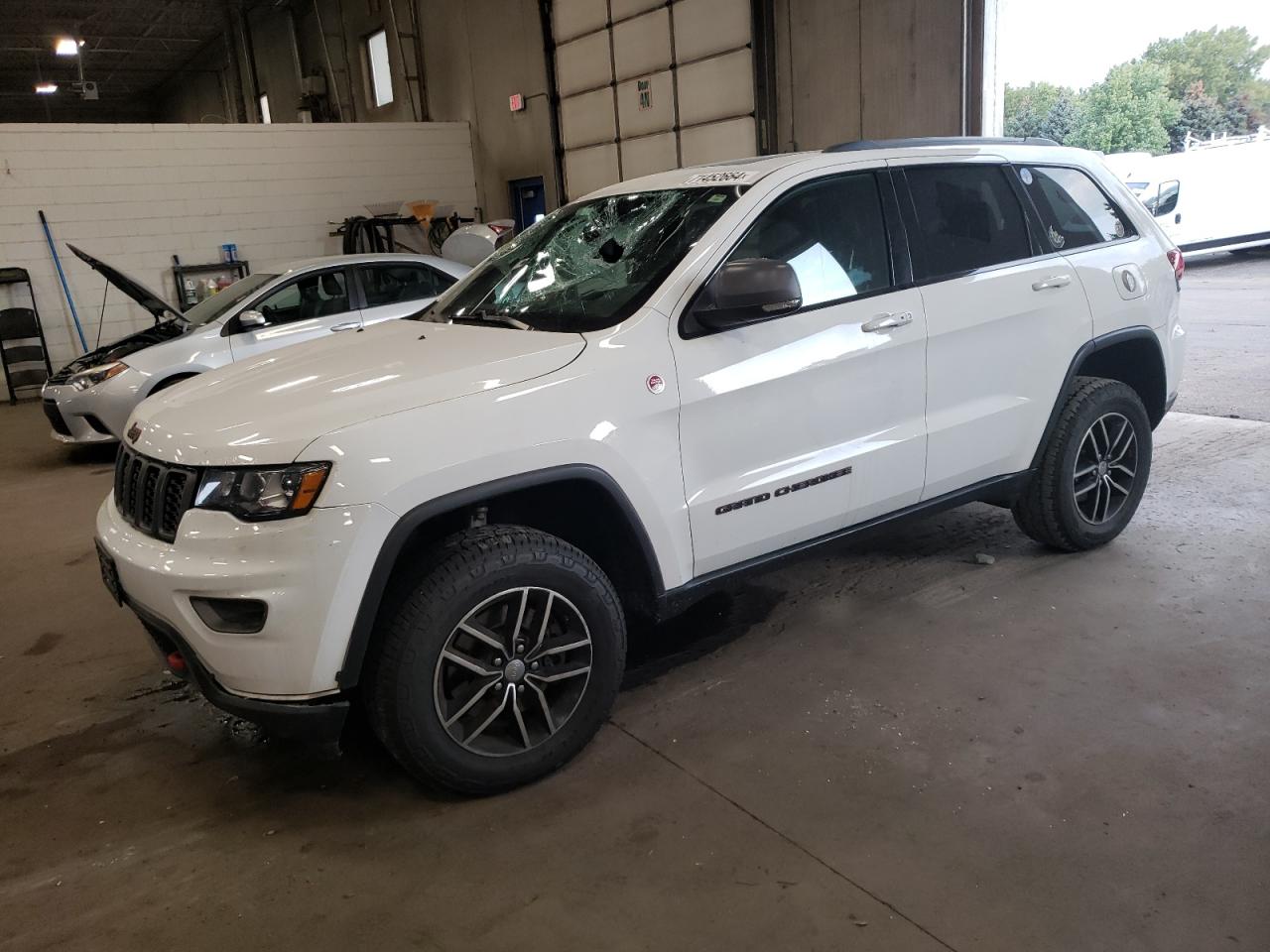 1C4RJFLT2HC645871 2017 JEEP GRAND CHEROKEE - Image 1