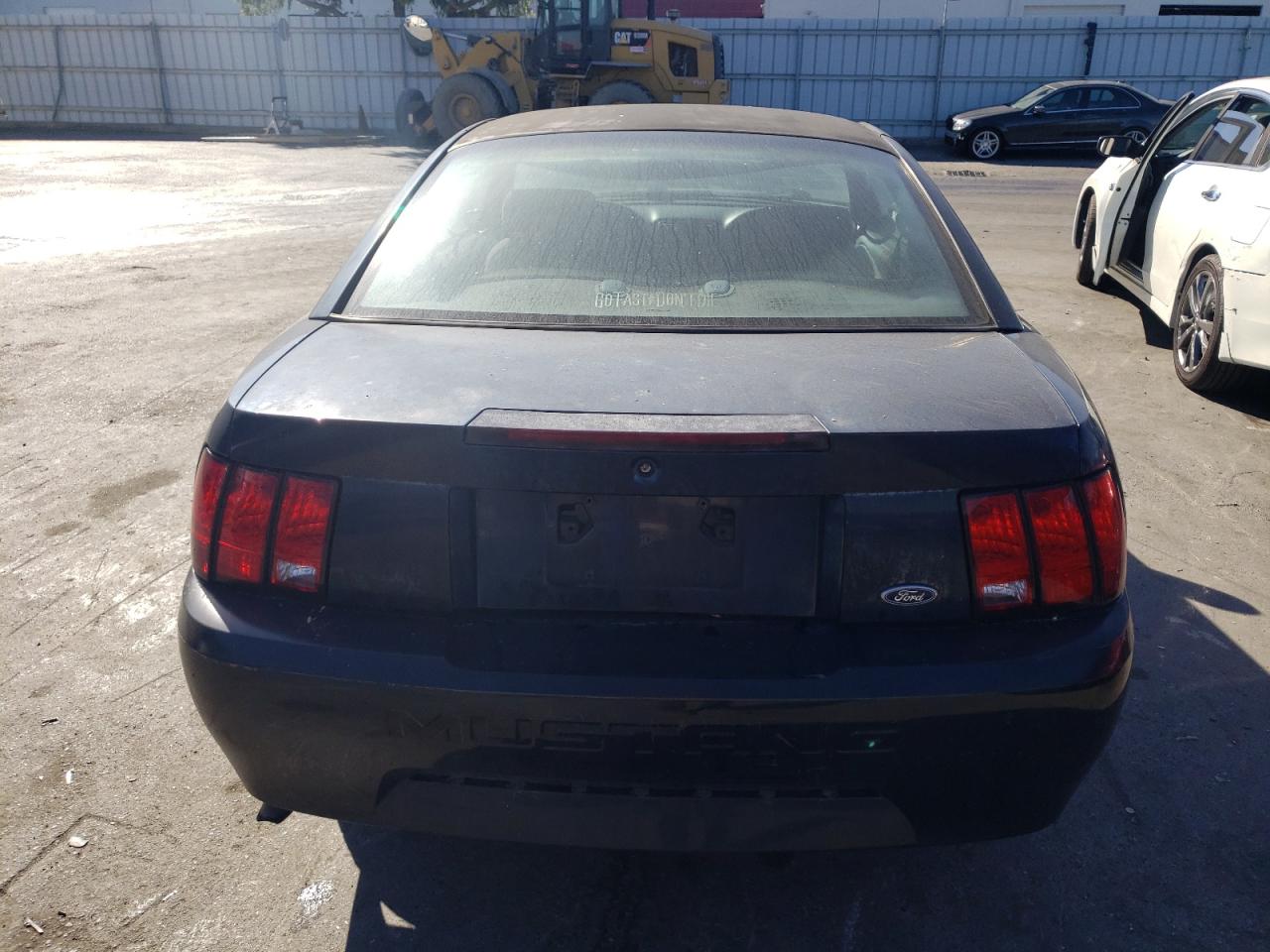 1FAFP4043YF109261 2000 Ford Mustang