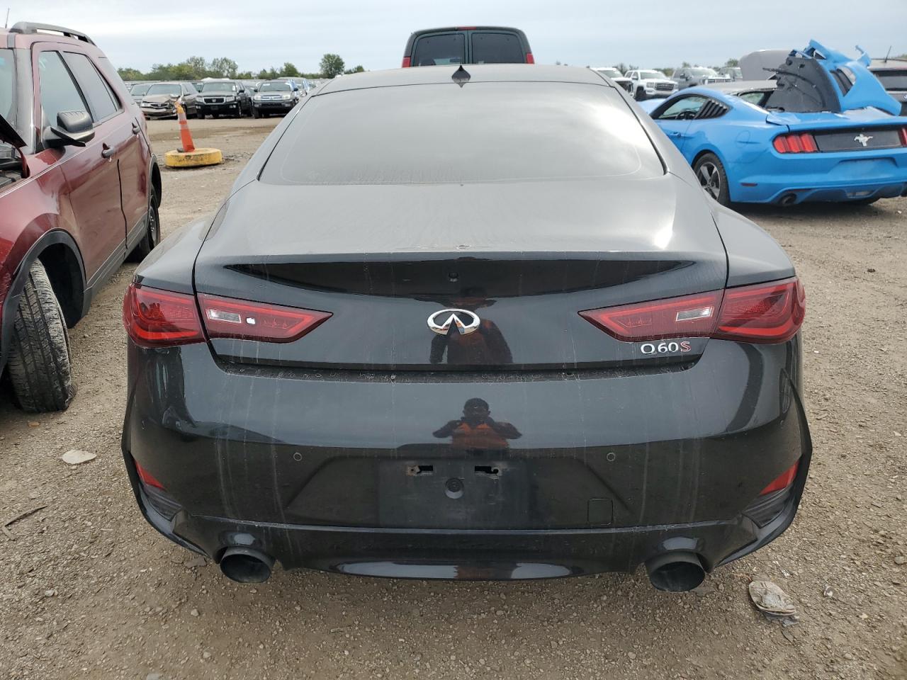 JN1FV7EL0JM631058 2018 Infiniti Q60 Red Sport 400