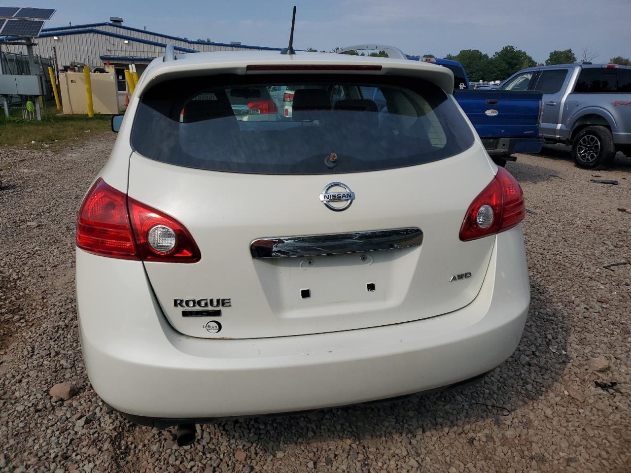 2015 Nissan Rogue Select S VIN: JN8AS5MV8FW255779 Lot: 70866714