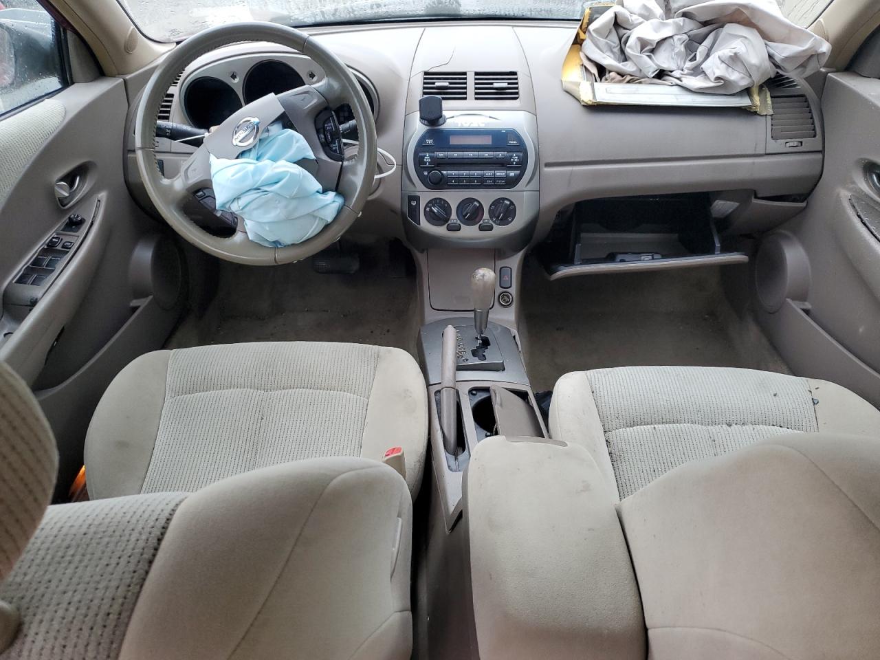 2004 Nissan Altima - Image 8