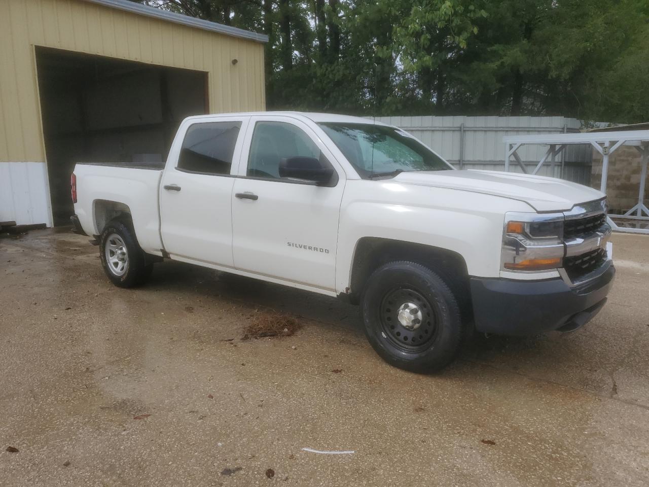 2017 Chevrolet Silverado - Image 4