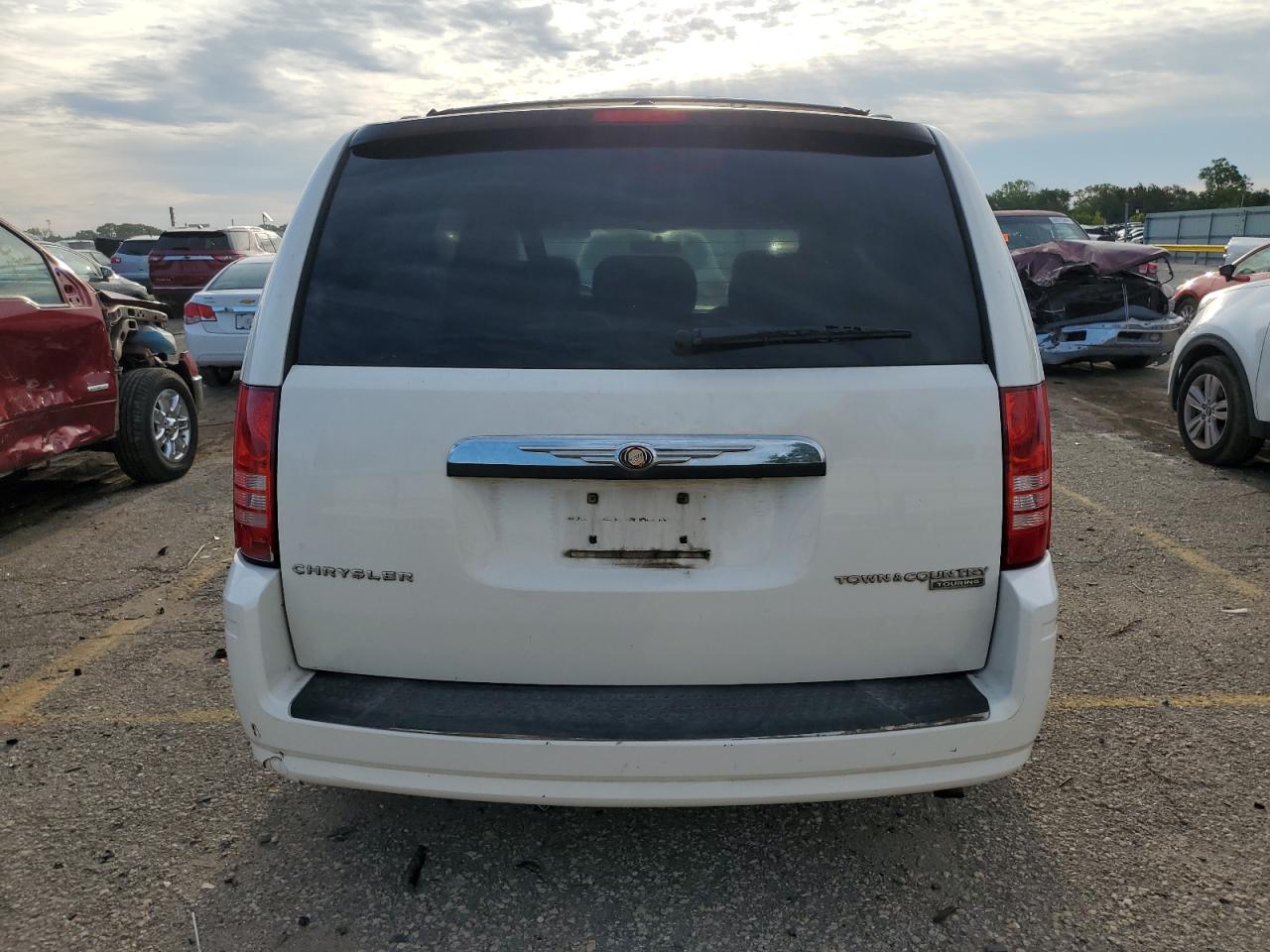 2010 Chrysler Town & Country Touring VIN: 2A4RR5D11AR235960 Lot: 70003074