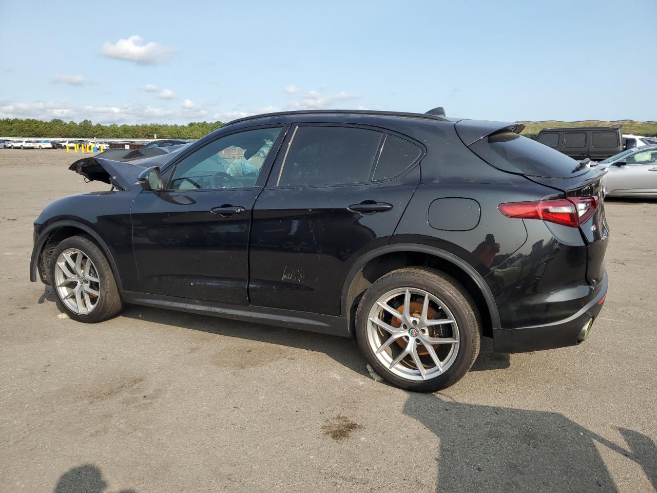 ZASFAKNN6J7B79152 2018 ALFA ROMEO STELVIO - Image 2