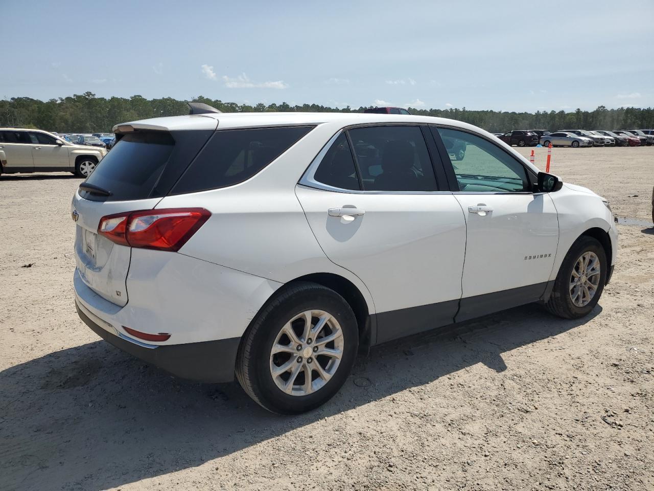2020 Chevrolet Equinox - Image 3