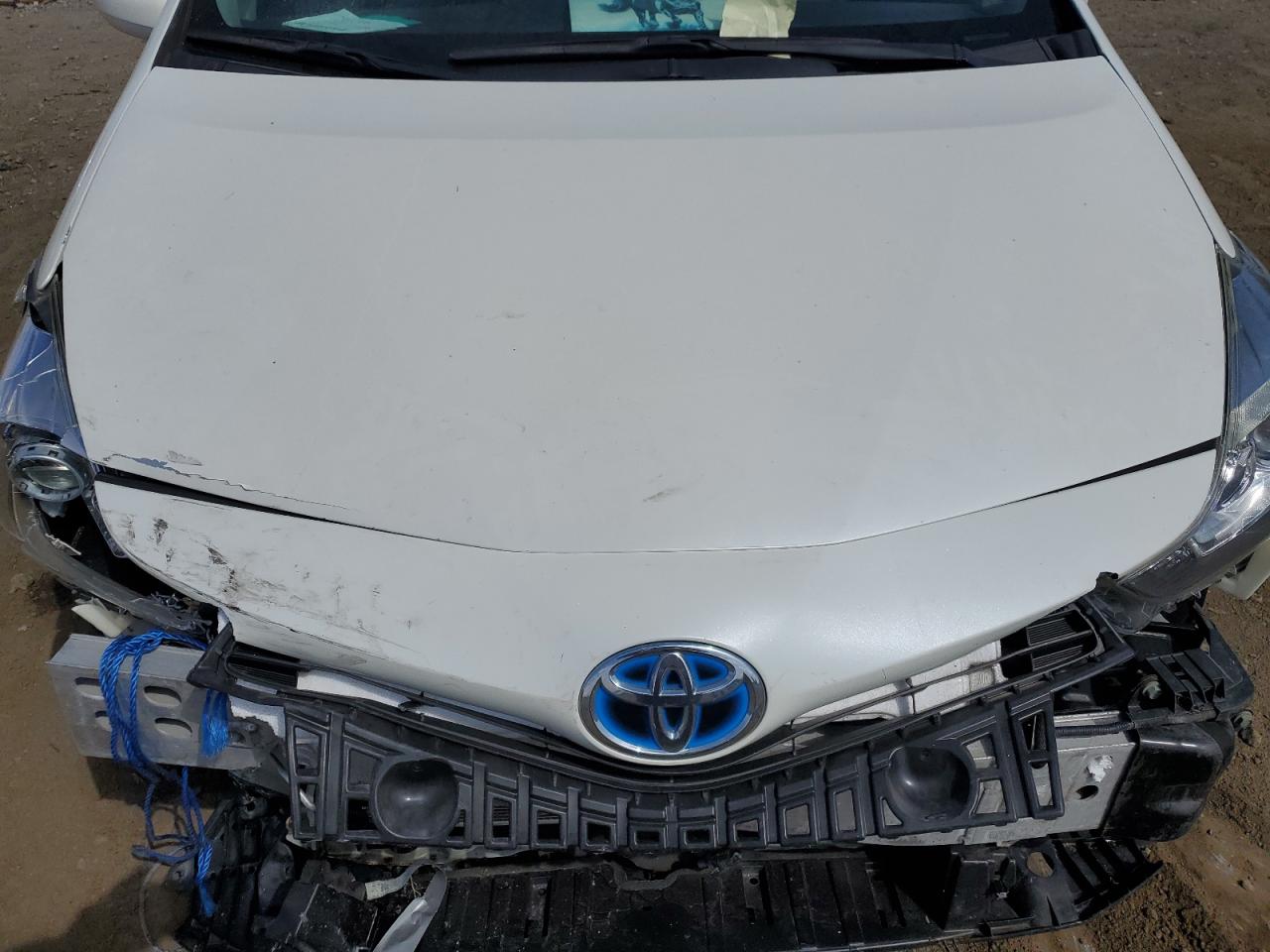 JTDZN3EU6HJ063552 2017 Toyota Prius V