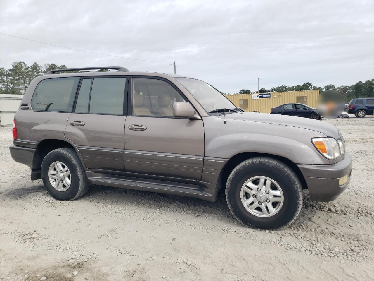 2000 Lexus LX - Image 4