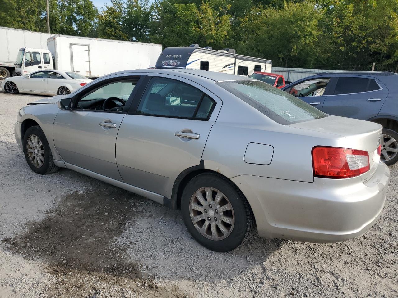 2009 Mitsubishi Galant - Image 2